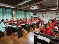 金石镇下陇小学